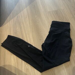 Lululemon High Rise Laser Cut bottom 25”